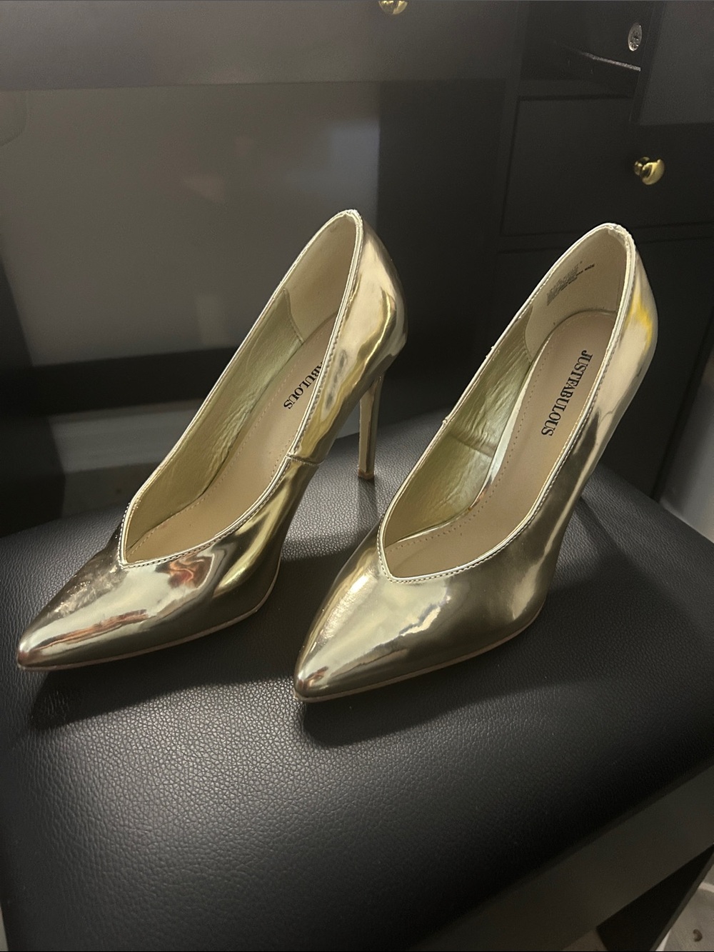 JustFab Lillie Gold Metallic Pointed Toe Pumps Heels Size 7